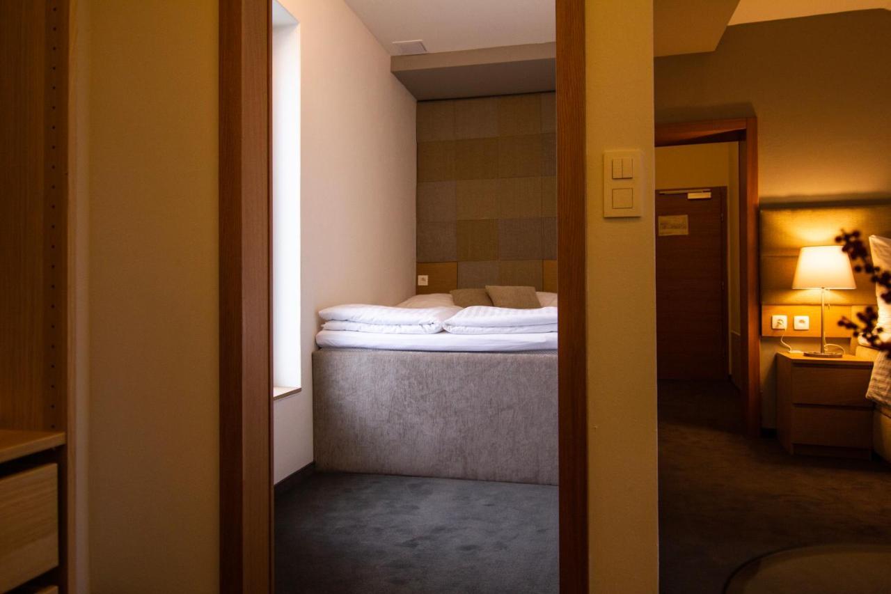 Hotel Marathon 세네츠 외부 사진